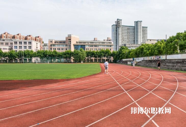 重慶藝才高級技工學(xué)校2020年報名條件、招生要求、招生對象