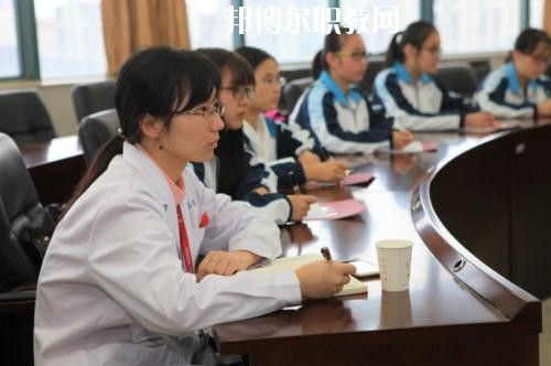 四川2020年讀衛(wèi)校能考大學嗎
