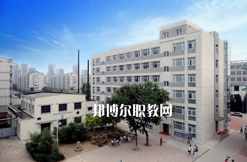 南陽經(jīng)濟(jì)貿(mào)易學(xué)校2021年報名條件、招生要求、招生對象