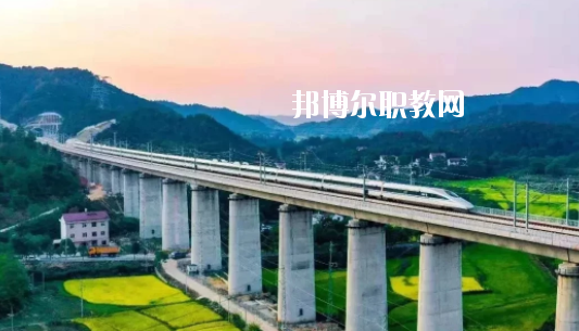甘肅2020年初中生報什么高鐵學(xué)校最好