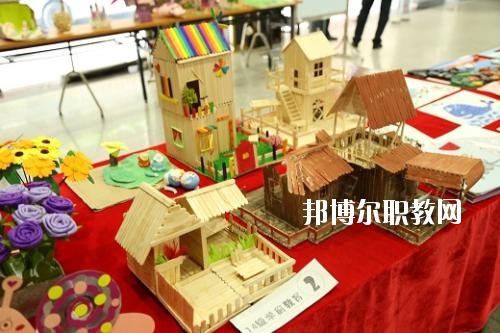 四川2020年幼師學(xué)校有什么專業(yè)適合女生