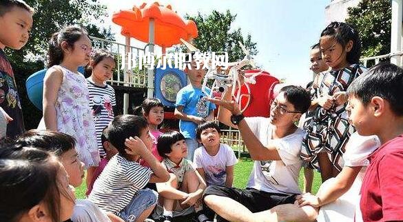 湖北2020年男生讀幼師學(xué)校