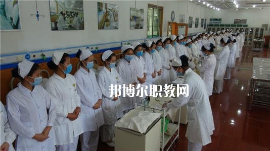 四川2020年初中生報(bào)什么衛(wèi)校好