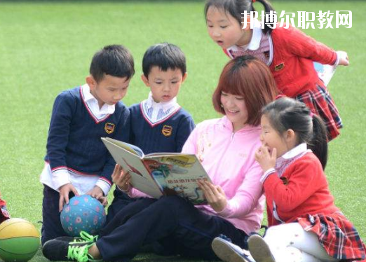 湖北2020年女生初中畢業(yè)上幼師學校