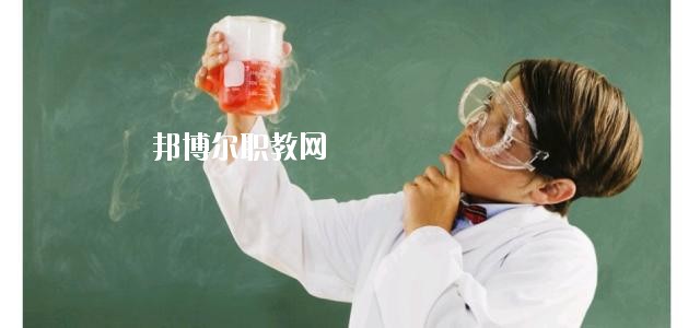 四川2020年中專幼師學(xué)?？梢钥即髮? width=