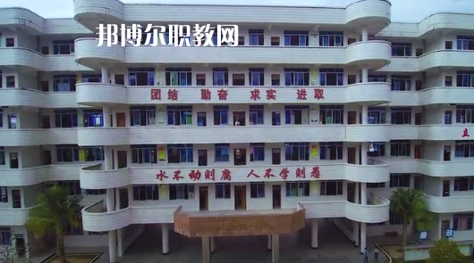 信宜丁堡高級(jí)職業(yè)技術(shù)學(xué)校2020年報(bào)名條件、招生要求、招生對(duì)象