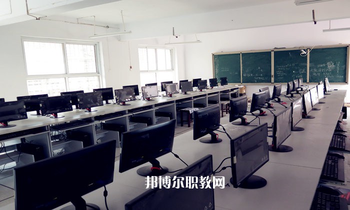 ?？h職業(yè)中等專業(yè)學(xué)校2021年招生辦聯(lián)系電話