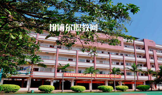肇慶廣寧衛(wèi)生中等職業(yè)技術(shù)學(xué)校2021年報(bào)名條件、招生要求、招生對(duì)象