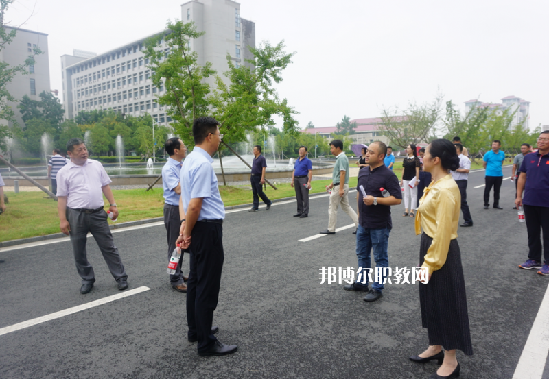 連云港中醫(yī)藥高等職業(yè)技術(shù)學校2021年招生辦聯(lián)系電話