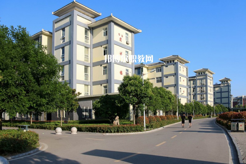 安徽亳州技師學(xué)院2021年報(bào)名條件、招生要求、招生對(duì)象