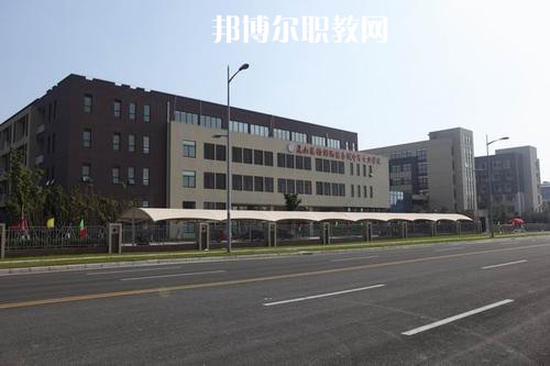 昆山花橋國際商務(wù)城中等專業(yè)學校2021年有哪些專業(yè)