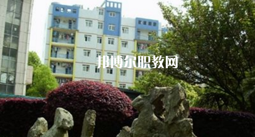 都勻市中等職業(yè)技術(shù)學校2021年招生辦聯(lián)系電話