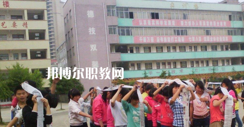 甕安鴻翔中等職業(yè)技術(shù)學(xué)校怎么樣、好不好
