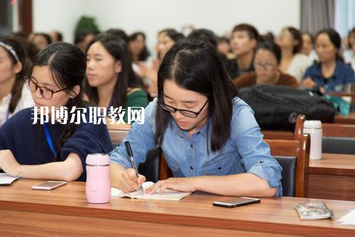 成都2021年幼師學?？梢詫W什么