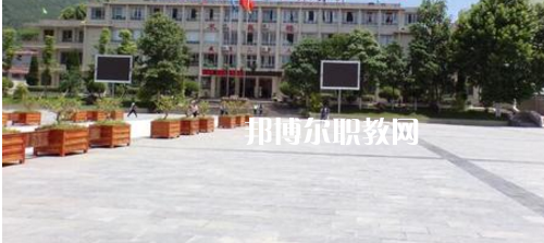 遵義計(jì)算機(jī)學(xué)校2021年報(bào)名條件、招生要求、招生對(duì)象