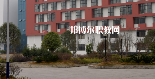 遵義縣職業(yè)技術學校2021年招生辦聯(lián)系電話