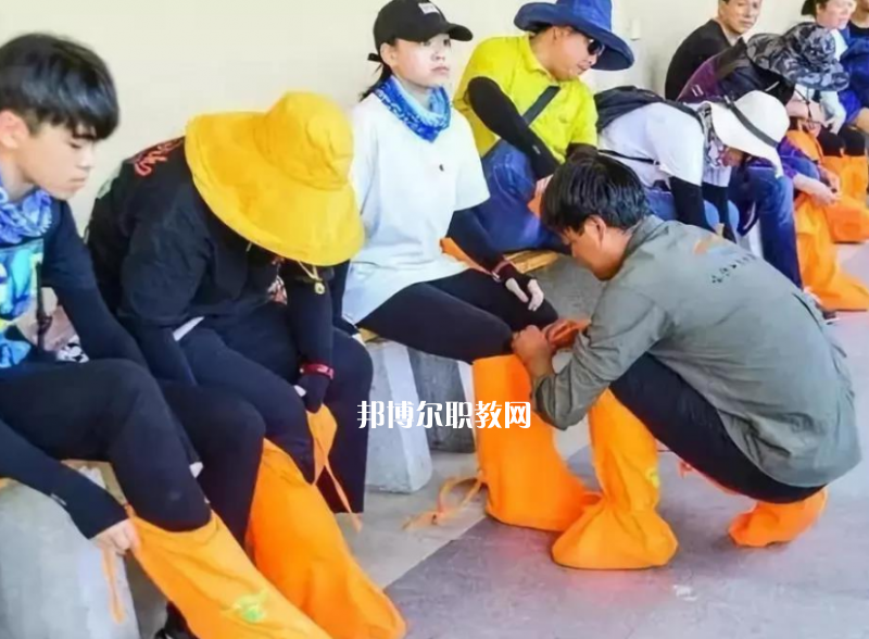 重慶2021年男生適合學(xué)的中專(zhuān)專(zhuān)業(yè)