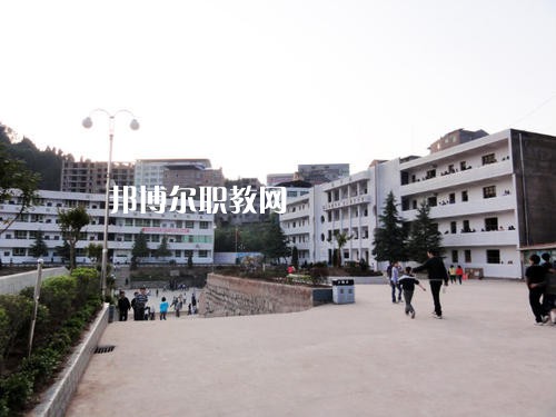 通?？h職業(yè)高級(jí)中學(xué)2021年招生錄取分?jǐn)?shù)線