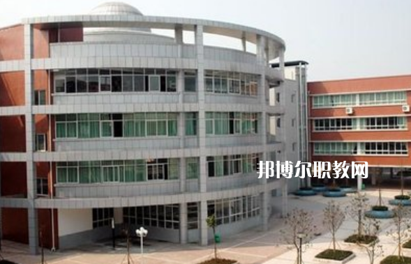 重慶2021年中專和?？朴惺裁磪^(qū)別