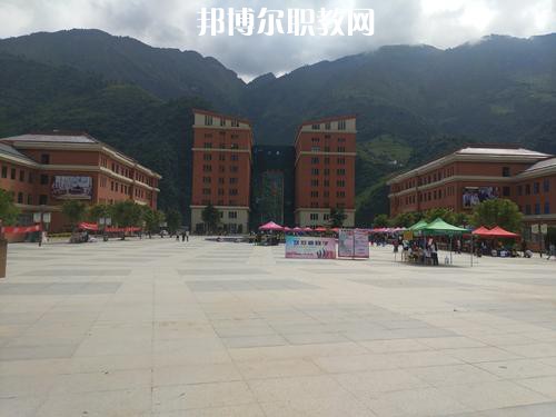 怒江州民族中等專(zhuān)業(yè)學(xué)校2021年報(bào)名條件、招生要求、招生對(duì)象