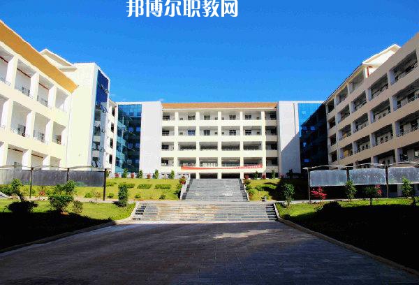 芒市職業(yè)教育中心2021年招生辦聯系電話