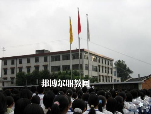云南臨滄衛(wèi)生學(xué)校2021年報名條件、招生要求、招生對象