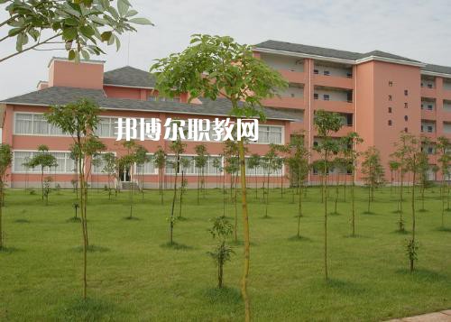 玉溪工業(yè)財貿(mào)學校2021年招生簡章