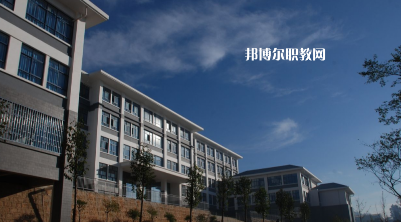 昆明鐵路機械學(xué)校2021年報名條件、招生對象