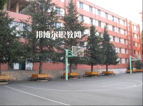 云南貿易經(jīng)濟學校2021年招生辦聯(lián)系電話