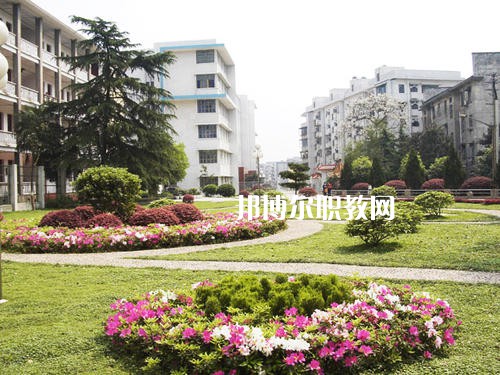 保山市昌寧縣職業(yè)技術(shù)學(xué)校2021年學(xué)費(fèi)、收費(fèi)多少