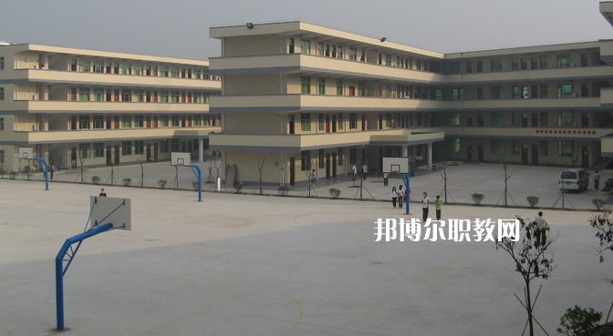 廣東領(lǐng)才技工學校2022年報名條件、招生要求、招生對象