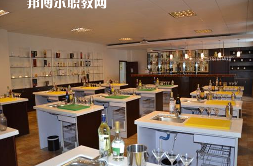 貴州旅游學(xué)校2022年學(xué)費(fèi)、收費(fèi)多少