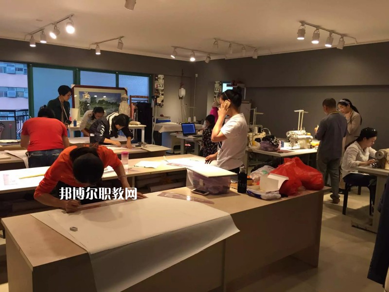 重慶市開(kāi)州區(qū)職業(yè)教育中心2022年有哪些專(zhuān)業(yè)