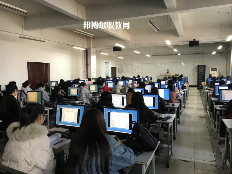 重慶計(jì)算機(jī)職業(yè)高級(jí)中學(xué)2022年有哪些專業(yè)