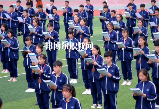 崇信縣職業(yè)教育中心2022年報名條件、招生要求、招生對象 