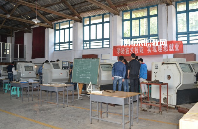 貴州鐵路技術(shù)學(xué)校2022年報(bào)名條件、招生要求、招生對(duì)象