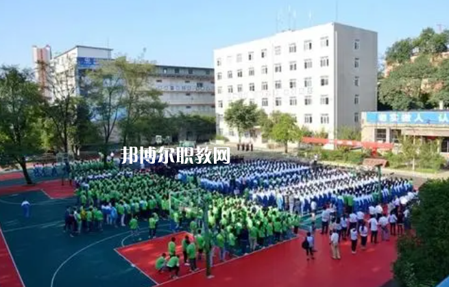 貴州鐵路技師學(xué)校2022年學(xué)費(fèi)、收費(fèi)多少