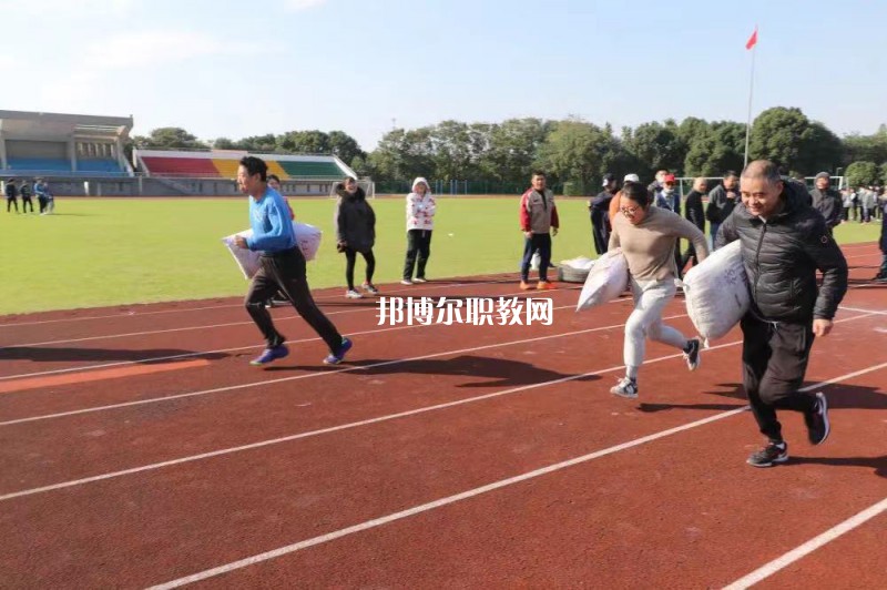 無錫汽車工程高等職業(yè)技術(shù)學(xué)校2022年報名條件、招生要求、招生對象