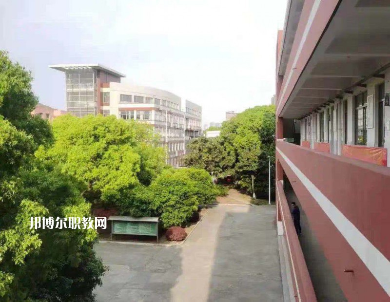 江陰商業(yè)中等專業(yè)學校2022年報名條件、招生要求、招生對象