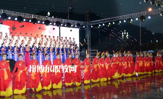 徽縣職業(yè)中專2022年報(bào)名條件、招生要求、招生對(duì)象 
