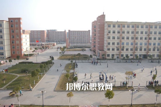 重慶合川教師進(jìn)修學(xué)校2022年學(xué)費、收費多少 