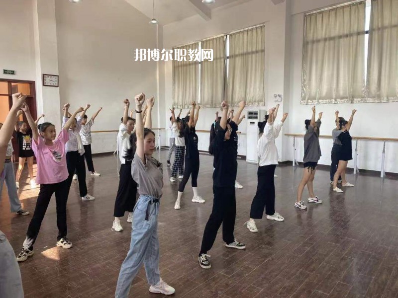 無錫文化藝術(shù)學校2022年報名條件、招生要求、招生對象