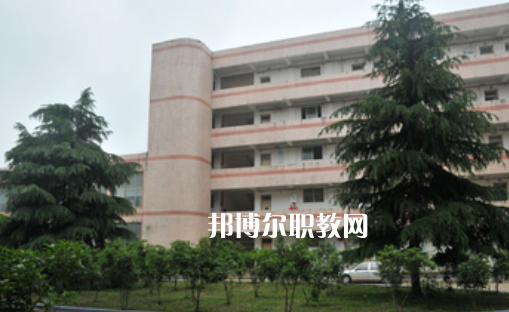 開陽縣職業(yè)技術學校2022年招生辦聯(lián)系電話
