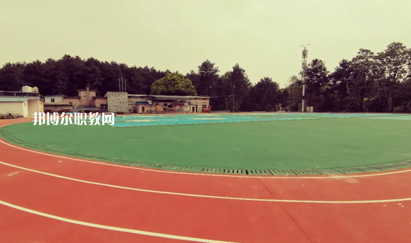 貴陽經濟技術學校2022年招生辦聯(lián)系方式