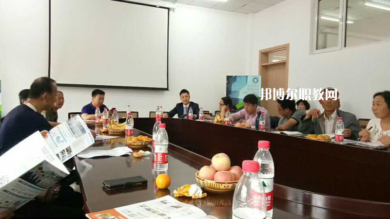 秦皇島渤?？萍贾械葘I(yè)學(xué)校2022年招生辦聯(lián)系電話