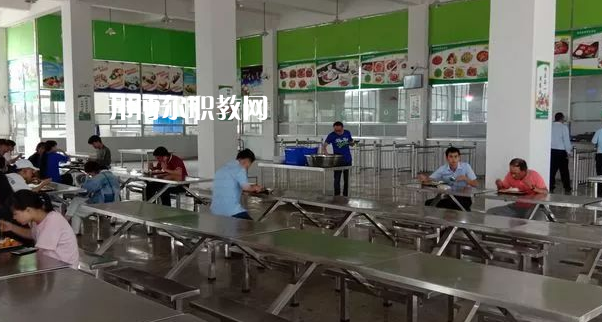 貴州貴陽經(jīng)貿(mào)職業(yè)學(xué)校2022年報名條件、招生要求、招生對象