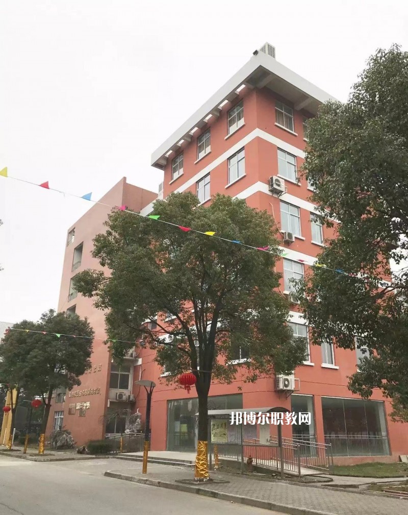 蘇州福納影視藝術(shù)學(xué)校2022年報(bào)名條件、招生要求、招生對(duì)象