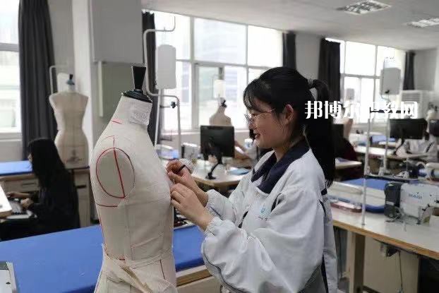江蘇省蘇州絲綢中等專業(yè)學校2022年報名條件、招生要求、招生對象