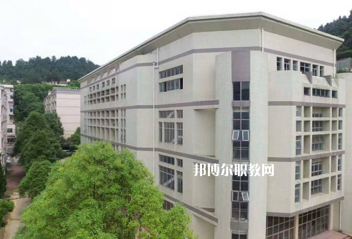 貴陽精工科技學(xué)校2022年學(xué)費、收費多少