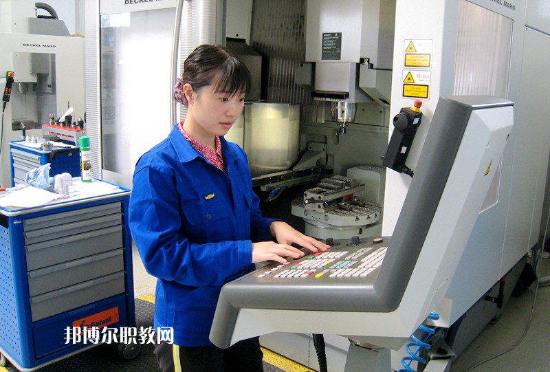 石家莊新世紀中等專業(yè)學(xué)校2022年報名條件、招生要求、招生對象